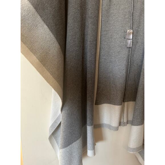 Rachel Roy Collection Open Poncho Shawl Wrap Colorblock Flowy Grey White Size M - Picture 5 of 9